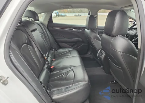 2018 Buick Lacrosse Essence z USA, uszkodzony, nr VIN 1G4ZP5SZ0JU128420